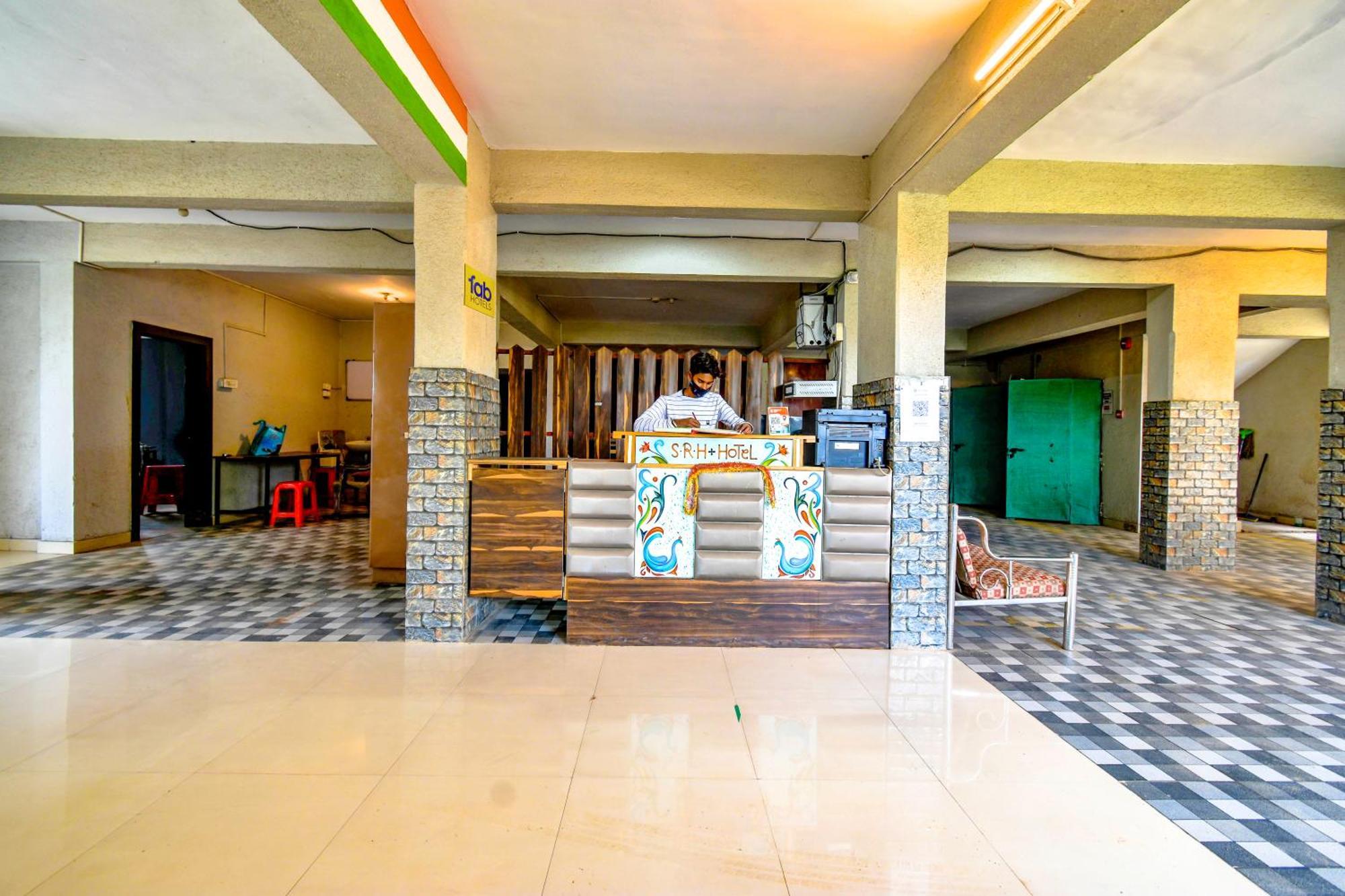 Fabexpress Srh - Nr Butterfly Park - Hinjawadi Exterior foto